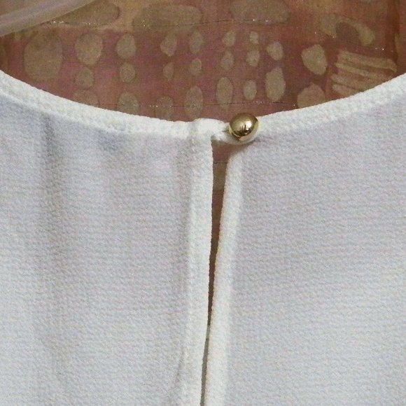 blouse - Picture 3 of 3